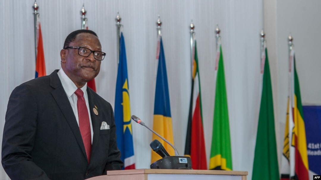Rais wa Malawi Lazarus Chakwera akitoa hotuba ya kukubali uteuzi kama mwenyekiti wa SADC. Lilongwe, Malawi, on Aug. 17, 2021.