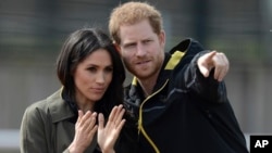 Meghan Markle deberá aprender 'etiqueta real' antes de su matrimonio con el Príncipe Enrique
