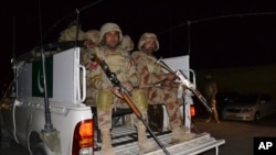 شماری از نظامیان پاکستان در شهر کویته، مرکز ایالت بلوچستان (تصویر از آرشیف صدای امریکا)‌