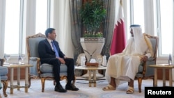 Wezîrê derve yê Amerîkayê Marco Rubio û Serokwezîrê Qeterê û Wezîrê Derve yê wî welatî Muhammed bin Ebdulrahman el-Tanî 