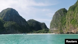 Suasana di Teluk Maya terlihat dari laut Andaman di provinsi Krabi, Thailand, 23 Mei 2018. (Foto: dok).