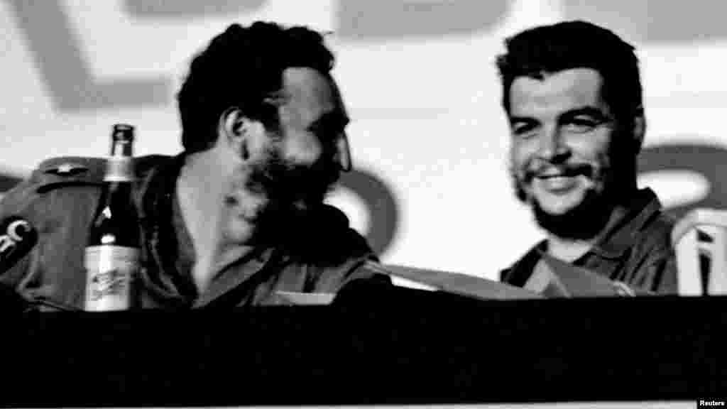 Foto sin fecha junto a Ernesto &quot;Ché&quot; Guevara.