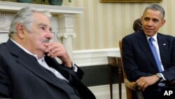 El presidente uruguayo, José Mujica, junto a su par estadounidense, Barack Obama.