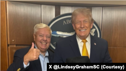 سناتور جمهوری‌خواه، لیندزی گراهام در کنار دونالد ترامپ، رئیس جمهوری آمریکا - آرشیو