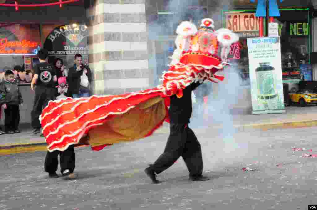 Ảnh: Ho&agrave;i Hương - VOA.