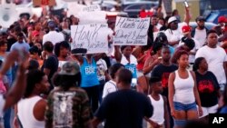 ရဲလက်ချက်နဲ့ လူမည်းတွေ သေဆုံးမှုအတွက် အမေရိကန်မှာ ဆန္ဒပြ။ ( ဇူလိုင် ၆၊ ၂၀၁၆) 