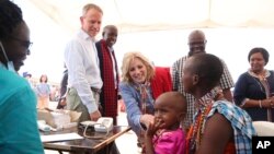 La primera dama de EEUU, Jill Biden, durante una visita a la comunidad de Maasai, en Kenya, el domingo 26 de febrero de 2023.