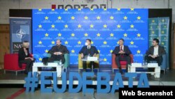 Učesnici debate Instituta za Evropske poslove o odnosu Srbije i NATO (s leva): Olja Bećković (moderatorka), Dragan Šormaz (Srpska napredna stranka), Nebojša Zelenović (Zajedno za Srbiju), Boško Obradović (Dveri) i Pavle Grbović (Pokret slobodnih građana) (Foto: Screenshot, VoA)