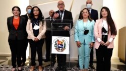 El jefe de la delegación del gobierno de Venezuela, Jorge Rodríguez, dijo que nunca estuvo contemplado abandonar el proceso.