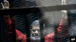 د مصر پخوانی ولسمشر محمد مرسي په زندان کې دی