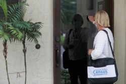 지난달 11일 미국 플로리다주 윈터파크에서 인구조사원이 가정집을 방문했다.