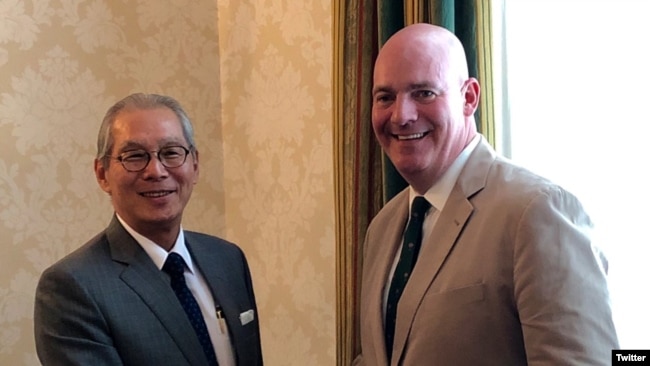 美國國務院政治軍事局助理國務卿克拉克·庫伯2019年8月5日在其推特賬號上貼出他與台灣駐美代表高碩泰會面的照片。(取自推特）