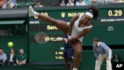  အမေရိကန်က ကမ္ဘာ့နံပါတ် ၁ Serena Williams Wimbledon အမျိုးသမီးတင်းနစ်ပြိုင်ပွဲ။ (ဇူလိုင် ၇၊ ၂၀၁၅) 