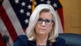 ARCHIVO - La representante Liz Cheney, republicana por Wyoming, en una audiencia del comité de la Cámara de Representantes que investiga el ataque del 6 de enero al Capitolio de los EEUU en el Capitolio de Washington, el 28 de junio de 2022.