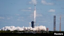 Запуск ракети SpaceX Falcon 9 із командою астронавтів Crew 5 на МКС, Флорида, 5 жовтня 2022. REUTERS/Joe Skipper