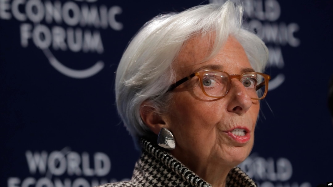 Christine Lagarde, Managing Director of the International Monetary Fund (IMF), addresses a news conference on the eve of the World Economic Forum, WEF, in Davos, Jan. 22, 2018. 