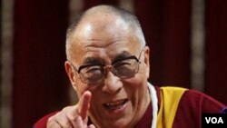 Dalai Lama, tepat berusia 76 tahun hari ini (6 Juli 2011).