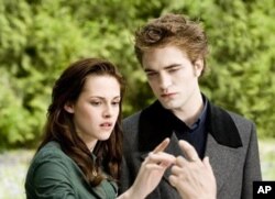 Kristen Stewart and Robert Pattinson in a scene from The Twilight Saga: New Moon