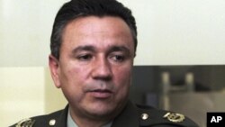 El fiscal del caso, Neil H. MacBride, afirmó que el general colombiano, Mauricio Santoyo, habría cometido los delitos entre el año 2000 y 2008. 