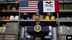 Presiden Obama membahas soal akses internet di Cedar Falls, Iowa (14/1).