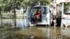 现场图片报道：洪水侵吞曼谷
