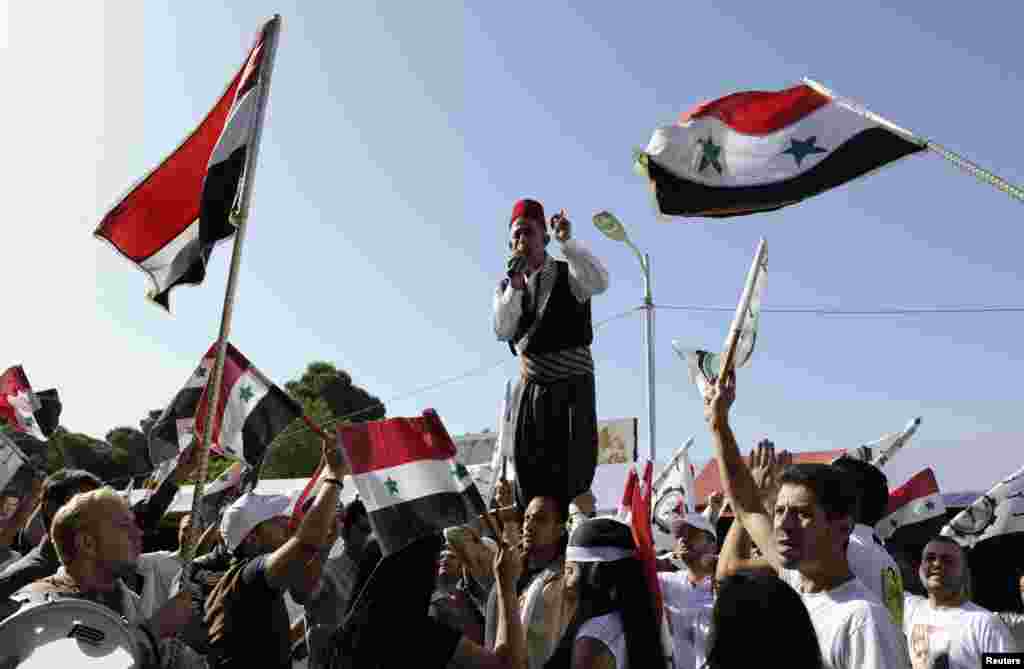 بشارالاسد 2000ء میں اپنے والد کے انتقال کے بعد اقتدار میں آئے اور 2007ء کے صدارتی انتخاب میں وہ واحد امیدوار تھے۔