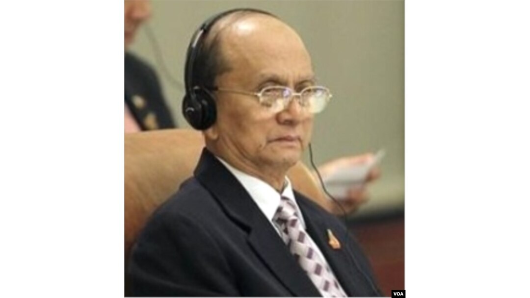 Perdana Menteri Birma, Thein Sein menghadiri KTT ASEAN di Hanoi.