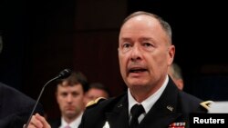 Giám đốc NSA Keith Alexander cho biết cơ quan ông hề không xâm nhập các máy chủ của Google và Yahoo.