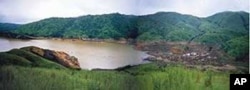 Lake Nyos, Cameroon