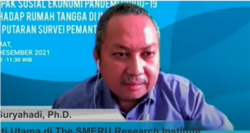 Peneliti Utama The SMERU Research Institute, Asep Suryahadi, dalam tangkapan layar.