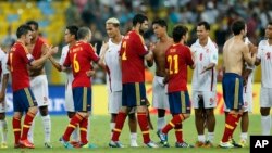 Tahití mostró su respeto y admiración por la roja con un improvisado pasillo al final del partido. 