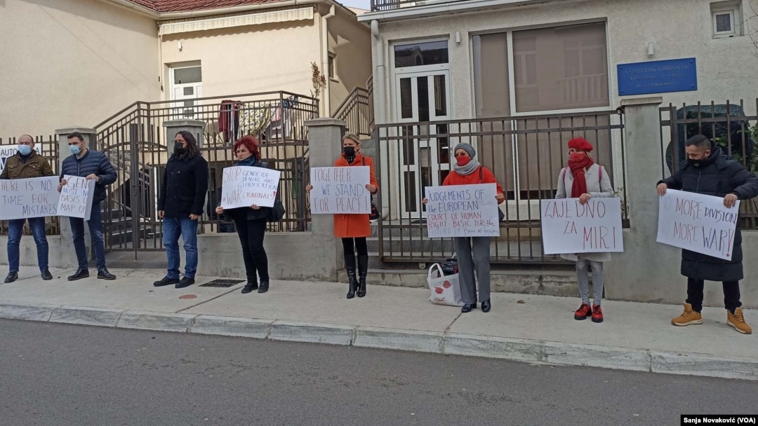 Protest pred sedištem Delegacije Evropske unije u Podgorici "Zajedno za mir"