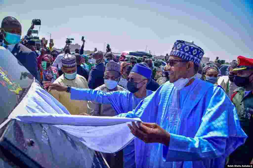 Shugaban Najeriya Muhammadu Buhari ya kaddamar da gadar sama mai tsawon mita 800 a jihar Kaduna