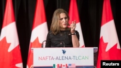 Ngoại trưởng Canada Chrystia Freeland phát biểu với truyền thông sau hội nghị thương thuyết lại NAFTA tại Montreal, Quebec, Canada, ngày 29/1/2018.