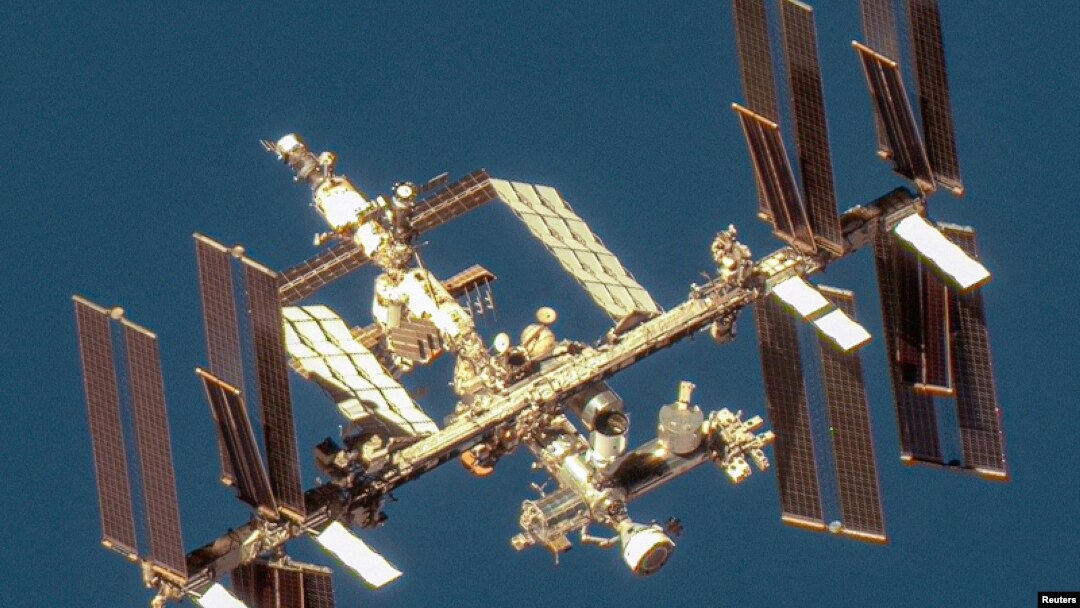 Una imagen de satélite muestra una visión general de la Estación Espacial Internacional con la nave espacial Starliner de Boeing, el 7 de junio de 2024.