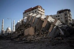 Escombros de un edificio destrozado por ataques aéreos de Israel en la Franja de Gaza el 12 de mayo de 2021.