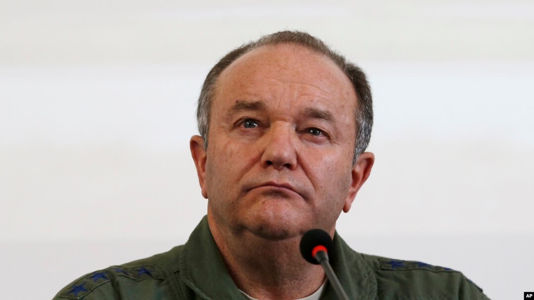 Europa enfrenta el resurgimiento de una agresiva Rusia y por el Sur del Levante a través del Norte de África, Europa enfrenta el difícil desafío de las migraciones generadas por estados de inestabilidad y colapso" dijo a la comisión de Servicios Armados del Senado el general Philip Breedlove.