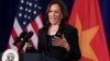 Phó Tổng thống Mỹ Kamala Harris phát biểu trong cuộc họp báo ở Hà Nội, 26/8/2021. 