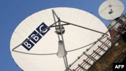 영국 'BBC 방송' 로고가 새겨진 안테나. (자료사진)