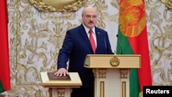 លោក Alexander Lukashenko ស្បថ​ចូល​កាន់​តំណែង​​ជា​ប្រធានាធិបតី​បេឡារុស​នៅ​អាណត្តិ​ថ្មី នៅ​ទីក្រុង Minsk ថ្ងៃ​ទី២៣ ខែកញ្ញា ឆ្នាំ២០២០។ 