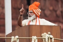 Perdana Menteri India Narendra Modi berpidato dalam perayaan Hari Kemerdekaan di Benteng Merah yang bersejarah di Delhi, India, 15 Agustus 2020. (Foto:REUTERS/Adnan Abidi)