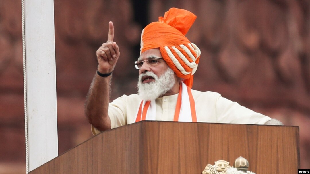 Perdana Menteri India Narendra Modi dalam peringatan Hari Kemerdekaan India, di Red Fort, New Delhi, India, 15 Agustus 2020. (Foto: Reuters)