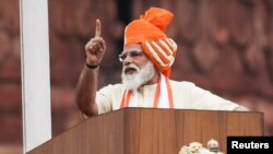 Perdana Menteri India Narendra Modi dalam peringatan Hari Kemerdekaan India, di Red Fort, New Delhi, India, 15 Agustus 2020. (Foto: Reuters)