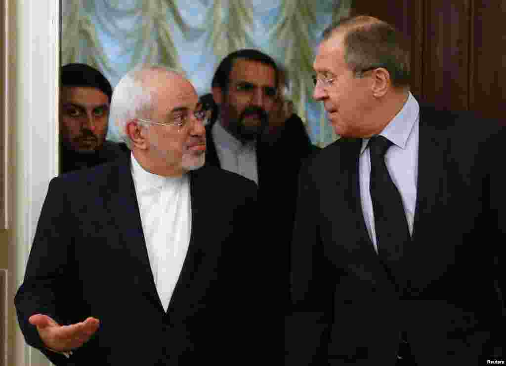 محمد جواد ظریف، وزیر امور خارجه ایران، با سرگئی لاوروف، همتای روسی در مسکو