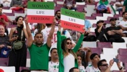 Đội tuyển Iran từ chối hát quốc ca ở World Cup, ủng hộ phản kháng ở Iran - Bản tin VOA