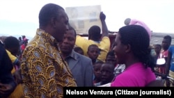 Abel Chivukuvuku, líder da CASA-CE, visita o município do Balombo, província de Benguela