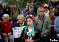 Pro-Ukrainian supporters attend a rally in the central Black Sea port of Odessa, Ukraine, on May 4, 2014.