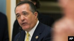 El legislador Trent Franks, de 60 años, aseguró que la disputa fue resultado de una discusión sobre el tema de madres sustitutas