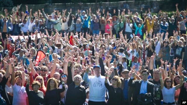Según los Record Guiness el esfuerzo atrajo a 2,000 personas, pero para superar la marca se necesitaba alrededor de 5,000.