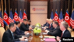 지난 2018년 6월 싱가포르에서 열린 도널드 트럼프 미국 대통령과 김정은 북한 국무위원장의 1차 정상회담이 열렸다.